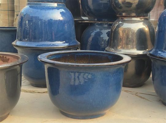 Intorno ai vasi all'aperto ceramici blu del giardino di 60cmx37cm